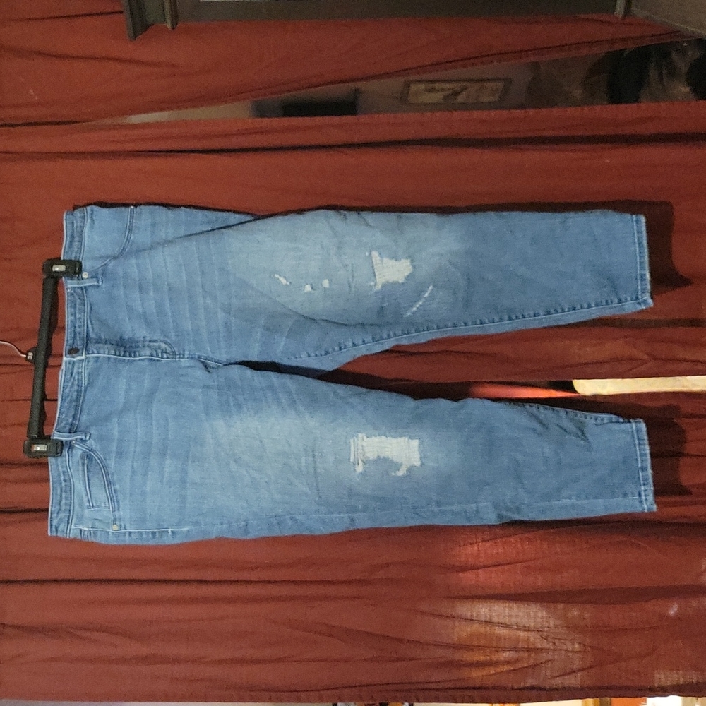 Ava & Viv distressed crop jegging